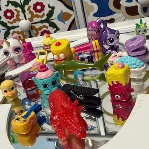 🤡30 Pieces🤡 Mini Collectible Kids Figurine Playset,Pink, Blue, Purple, Yellow